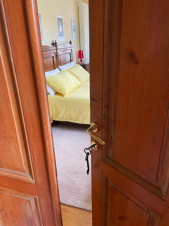 Dimora Fiorita Junior My Holiday Home Varallo Exterior photo